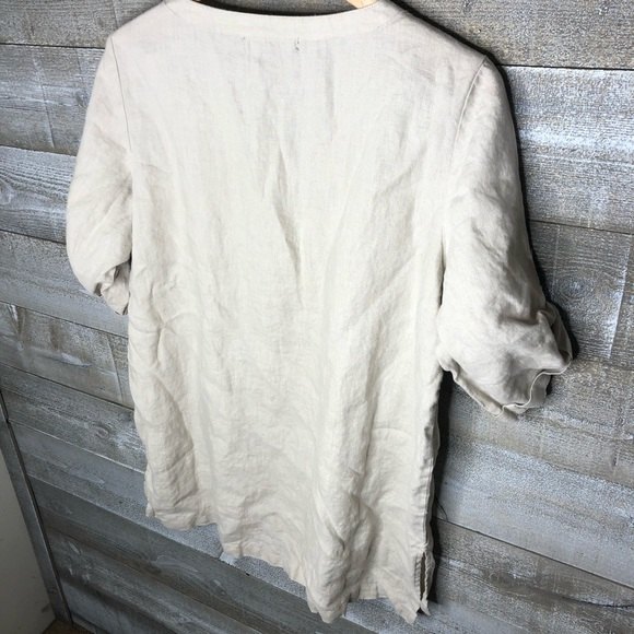 Ellen Tracy 100% linen large lightweight roll tab 3/4 sleeve top gold hardware - Picture 5 of 6